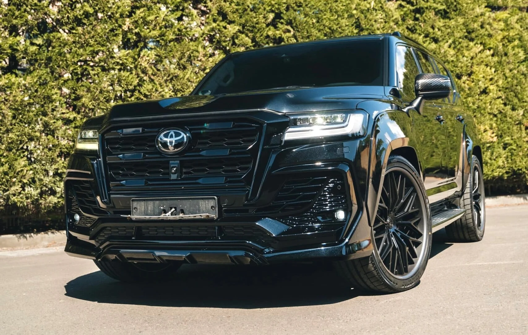 Обвес с расширением кузова Toyota Land Cruiser 300