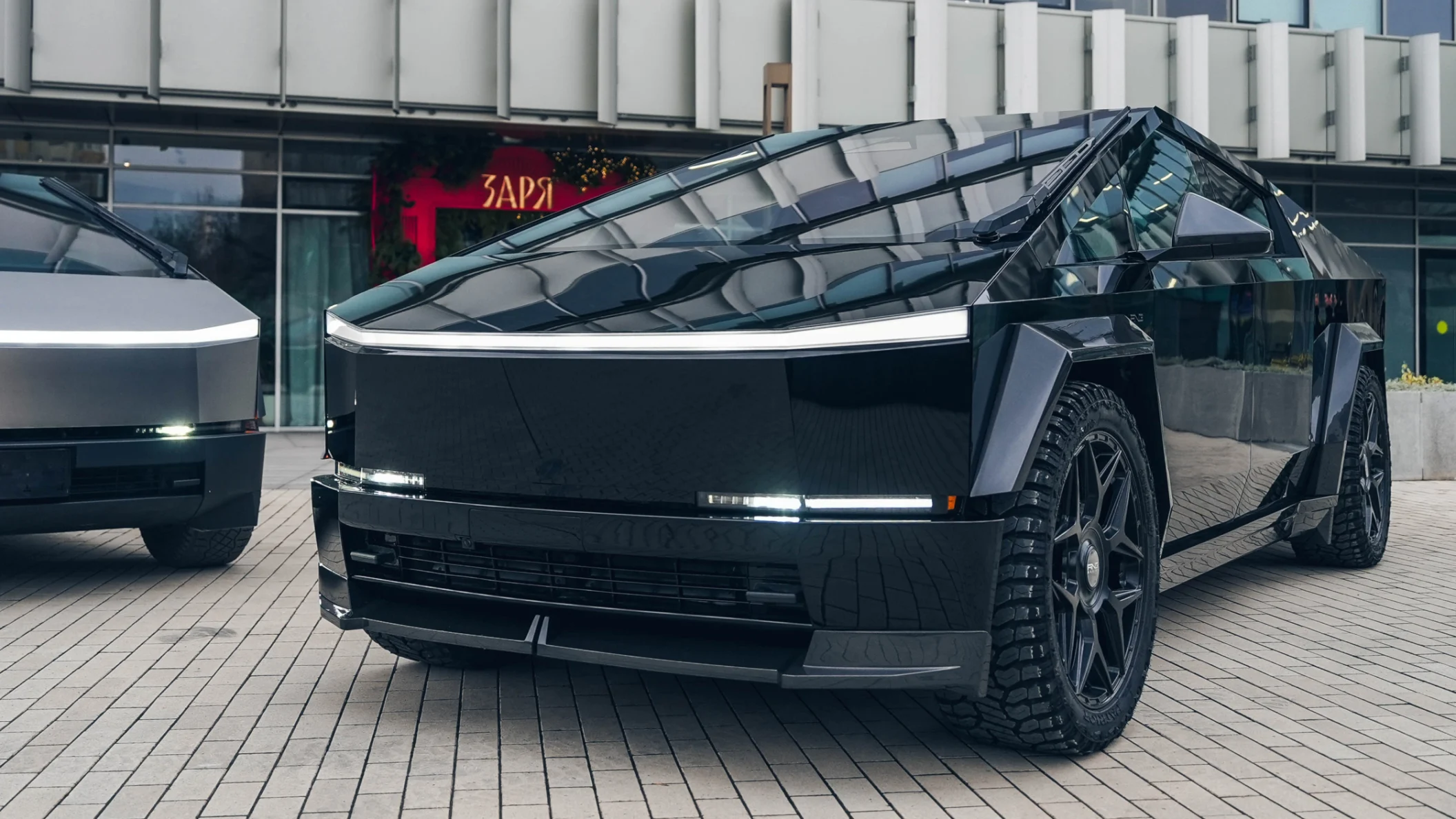 Tesla Cybertruck от Renegade Design: когда «пикап из будущего» наконец выглядит законченно