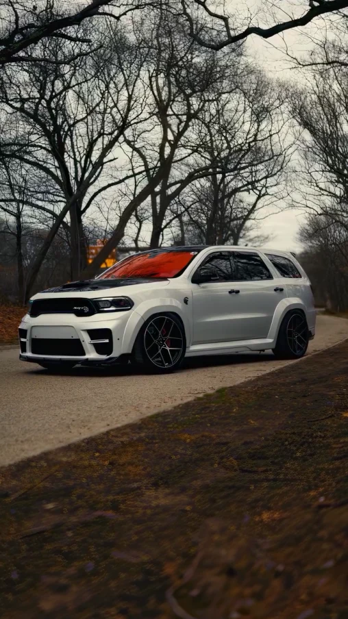 Диффузор с насадками и стоп-сигналом для Dodge Durango