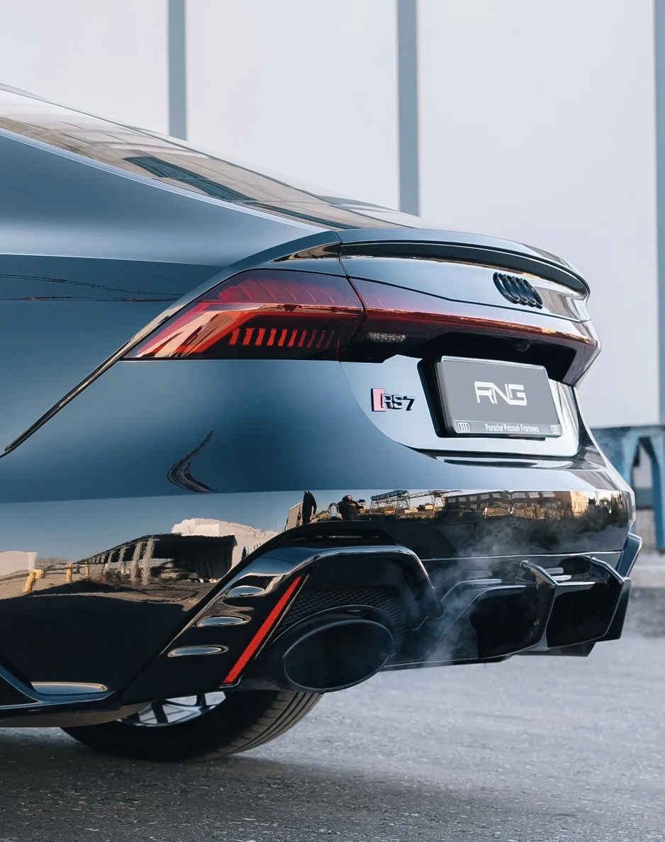 Audi RS7 C8: обвес черный глянец + ковка