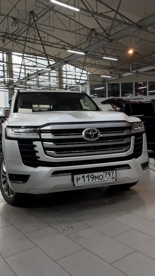 Задний бампер для Toyota Land Cruiser 300