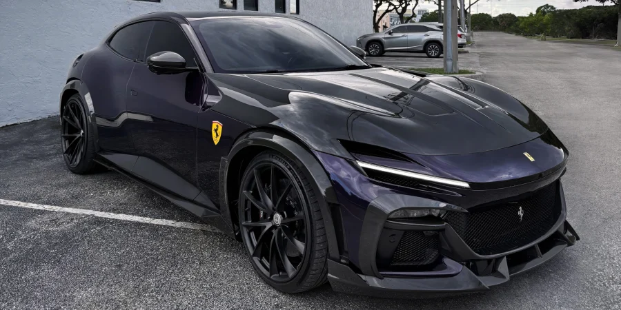 Ferrari Purosangue с полным карбоновым обвесом в Майами