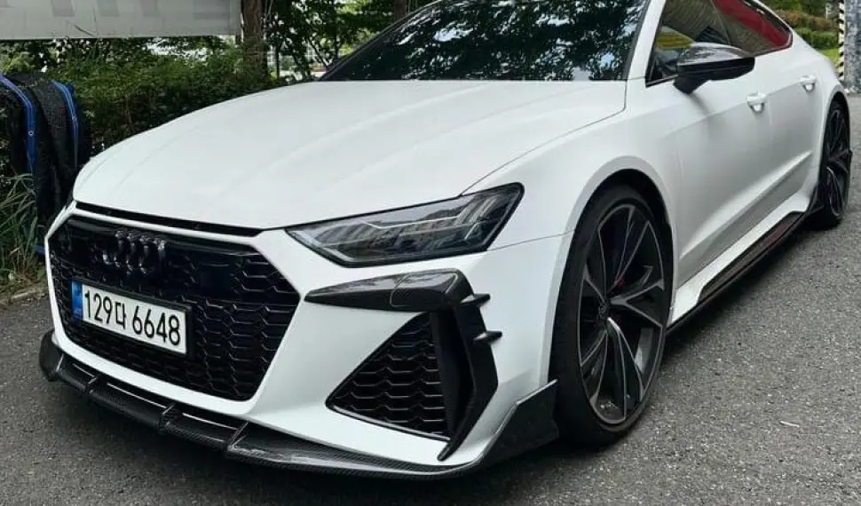 Карбоновая губа переднего бампера для Audi RS7