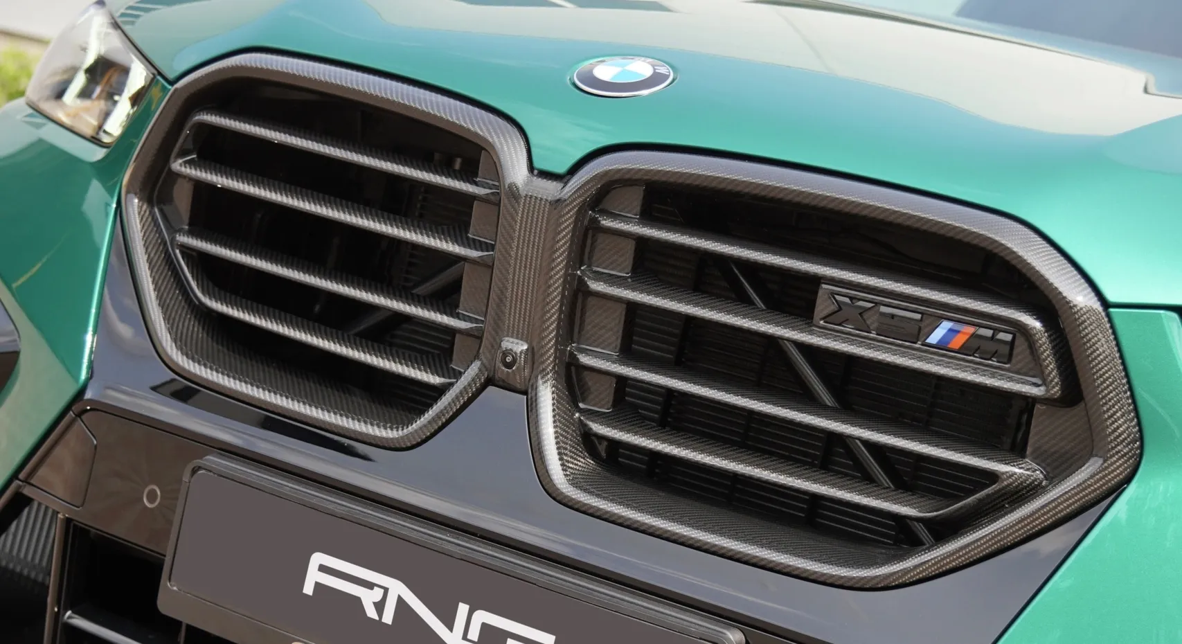 Карбоновая решетка радиатора для BMW X5M Competition LCI