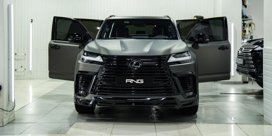 Lexus LX600 Widebody: глянец, мат и максимум внимания