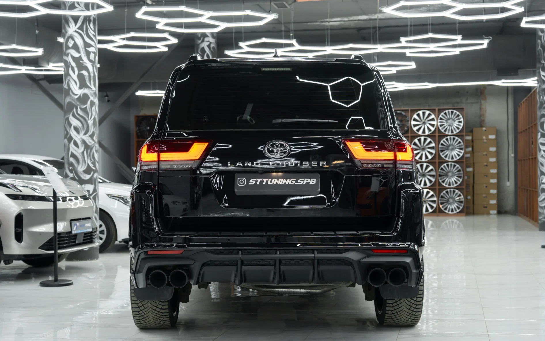 Задний бампер для Toyota Land Cruiser 300