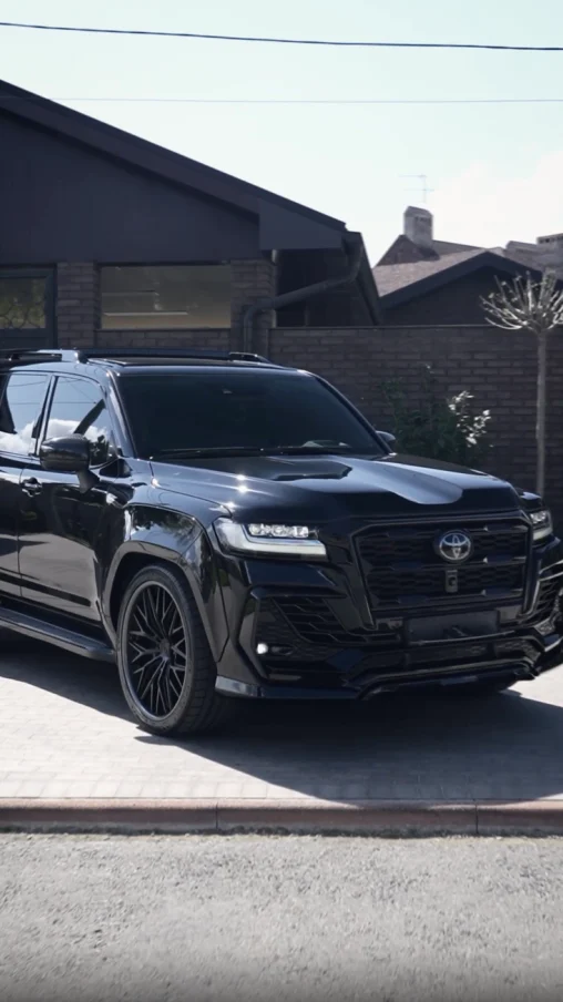 Задний бампер для Toyota Land Cruiser 300