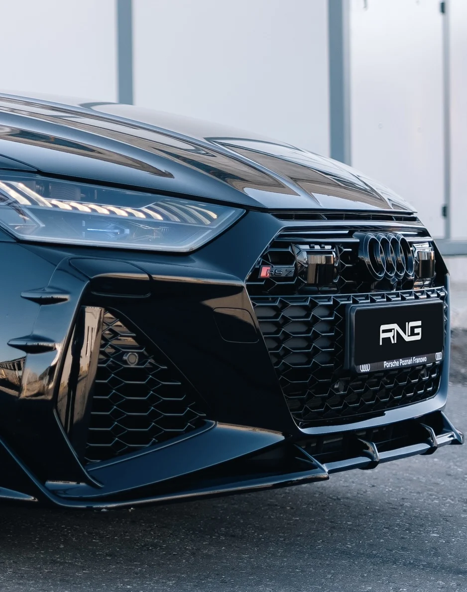Audi RS7 C8: обвес черный глянец + ковка