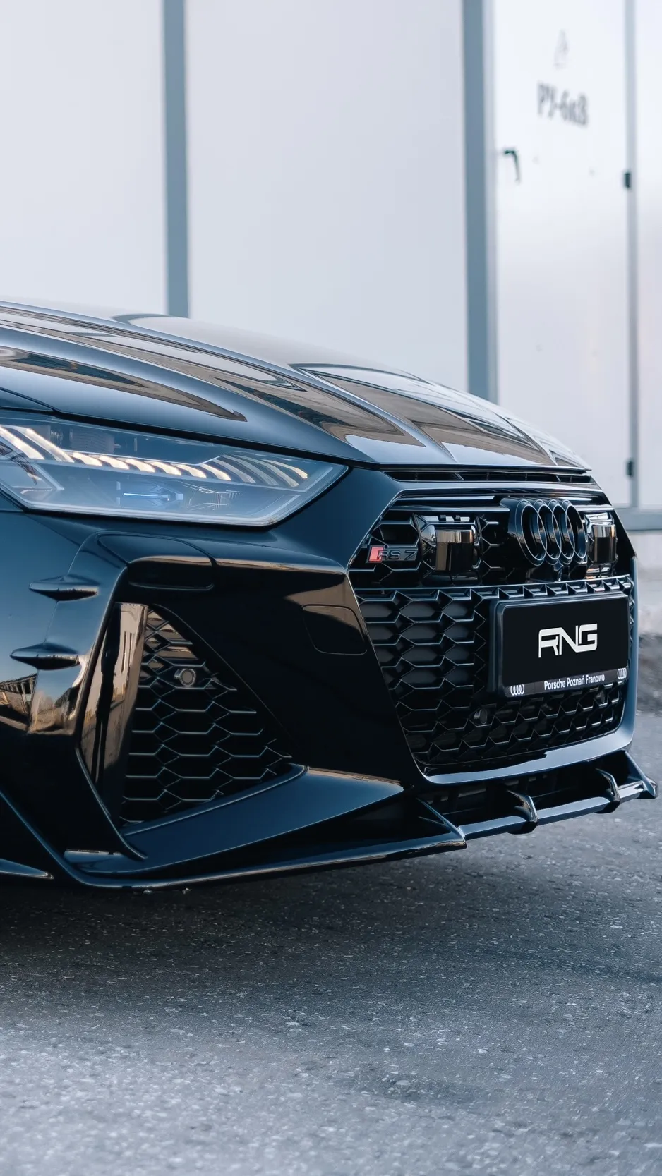 Audi RS7 C8: черный глянец, который делает автомобиль «своим»