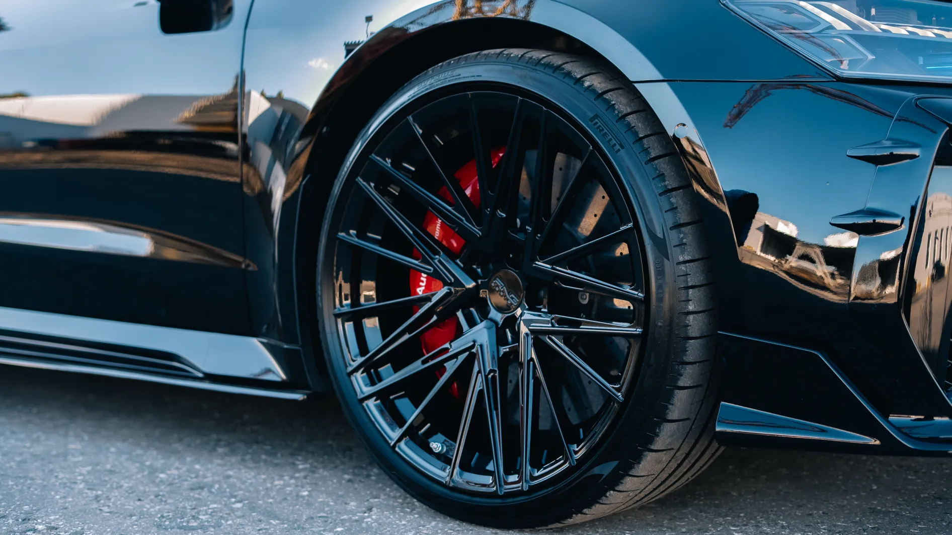 Audi RS7 C8: черный глянец, который делает автомобиль «своим»