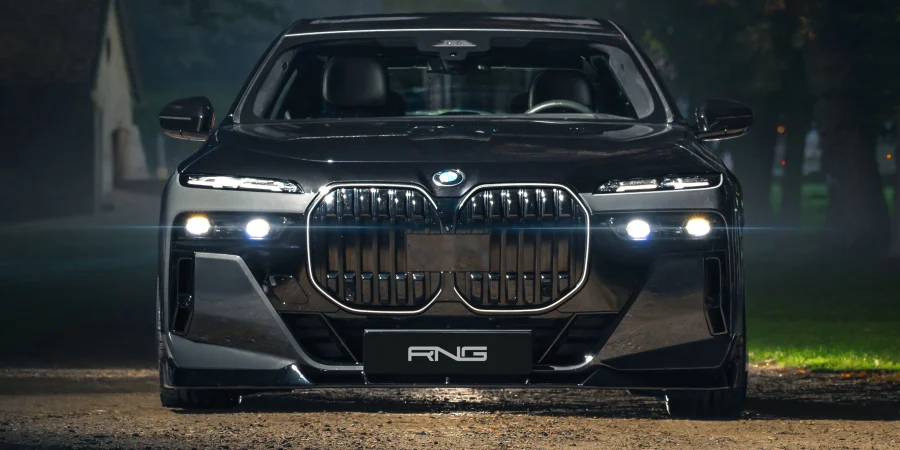 Обвес в черном глянце BMW 7 G70 для Pachura Moto Center