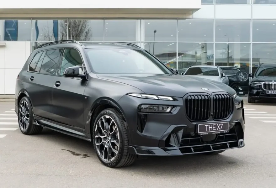 Новый обвес для BMW X7 LCI у официального дилера BMW