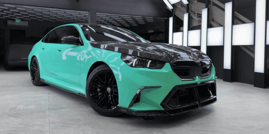 BMW M5 G90 в кованом карбоне