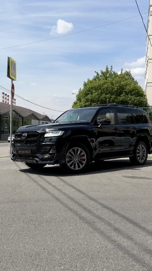 Задний бампер для Toyota Land Cruiser 300
