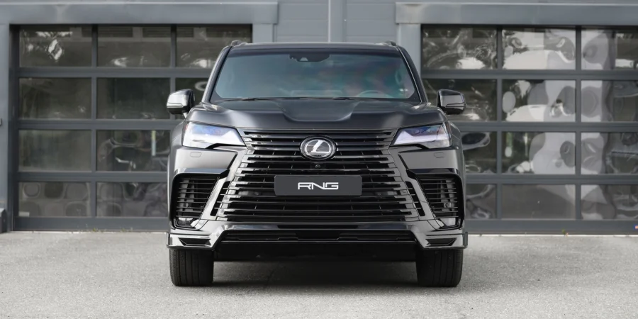 Lexus LX600 в обвесе RNG Design во Вроцлаве