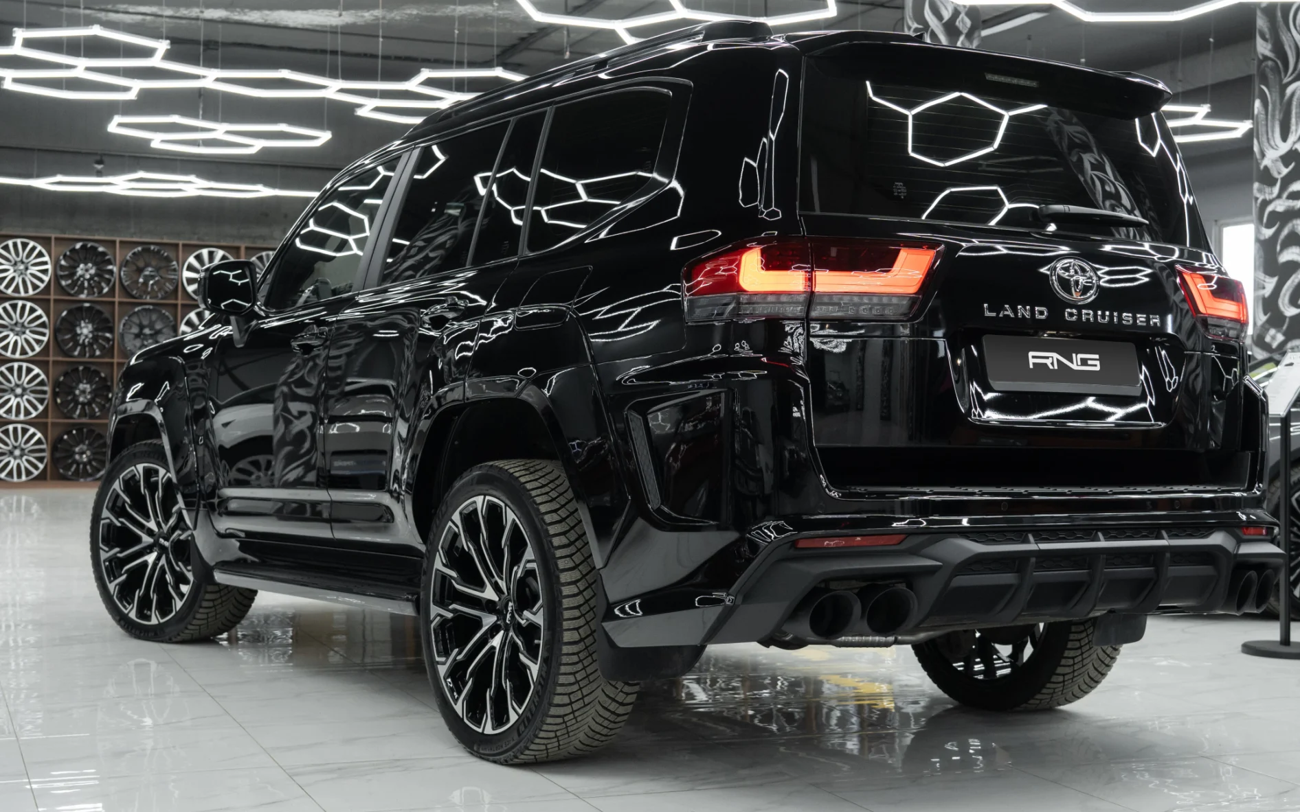 Задний бампер для Toyota Land Cruiser 300