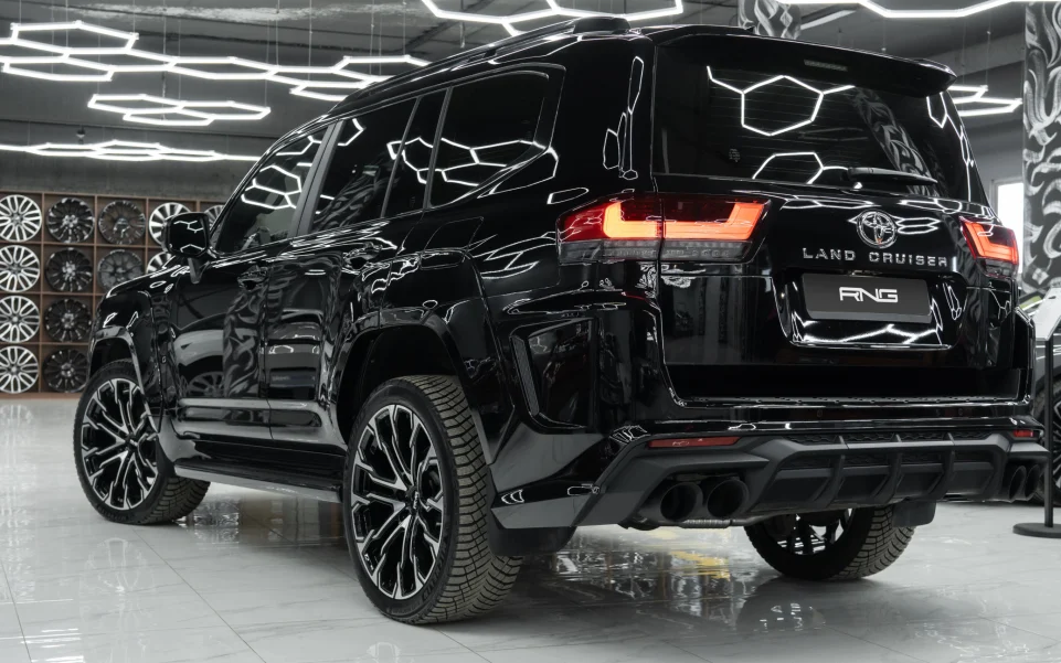 Задний бампер для Toyota Land Cruiser 300