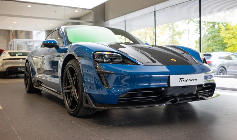 Карбоновая губа для Porsche Taycan