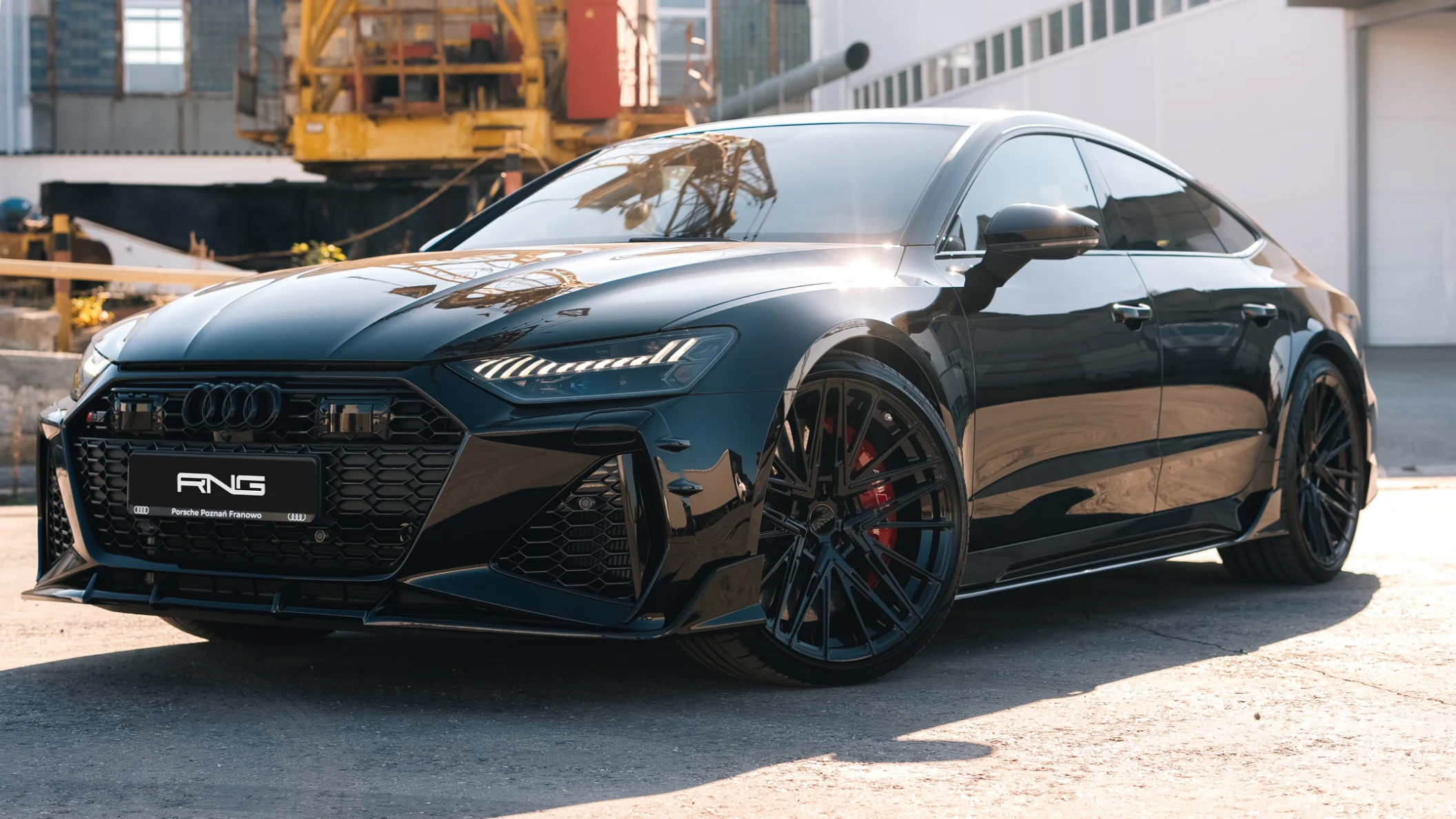 Audi RS7 C8: обвес черный глянец + ковка