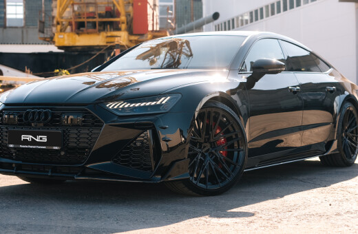 Audi RS7 C8: обвес черный глянец + ковка