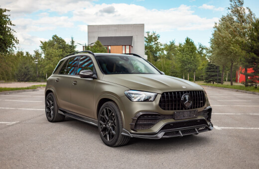 Mercedes-Benz GLE V167: полный 6K карбон, антихром и кованые диски с инициалами