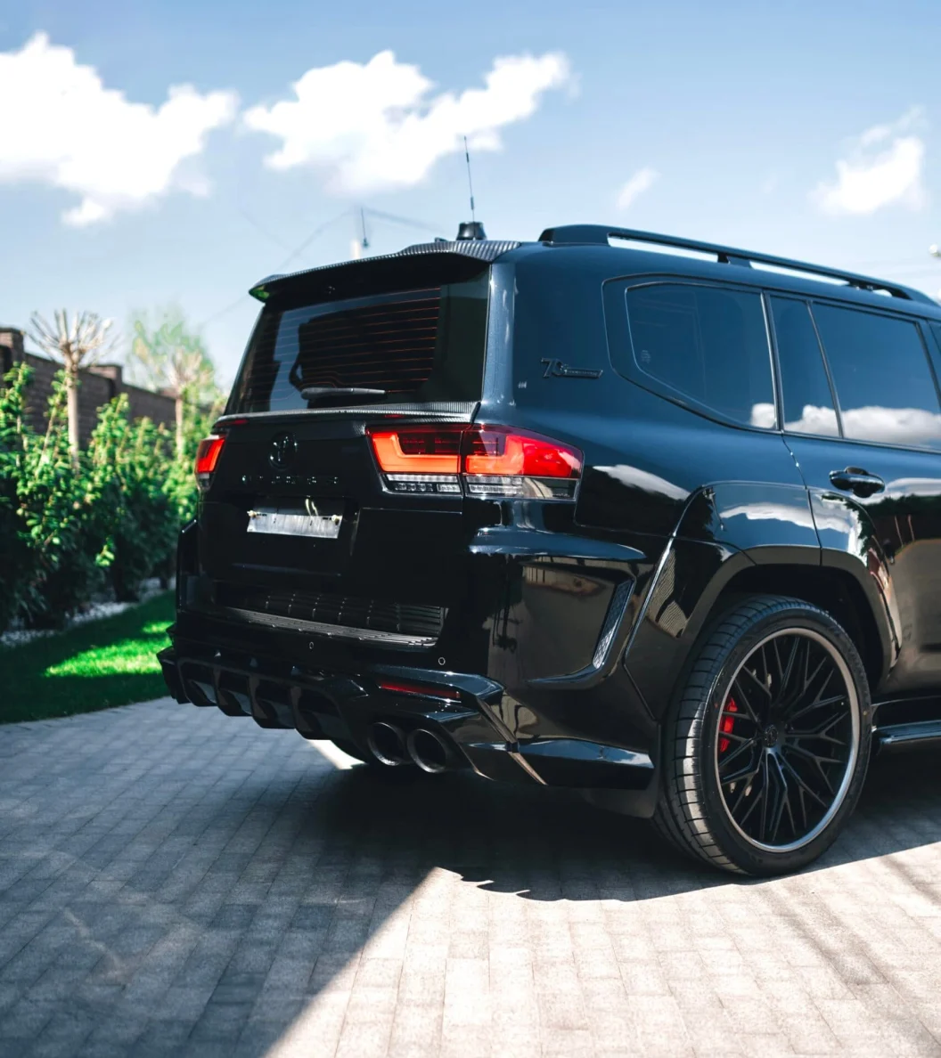 Обвес с расширением кузова Toyota Land Cruiser 300