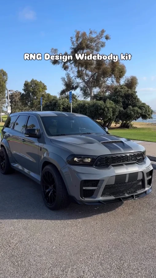 Диффузор с насадками и стоп-сигналом для Dodge Durango