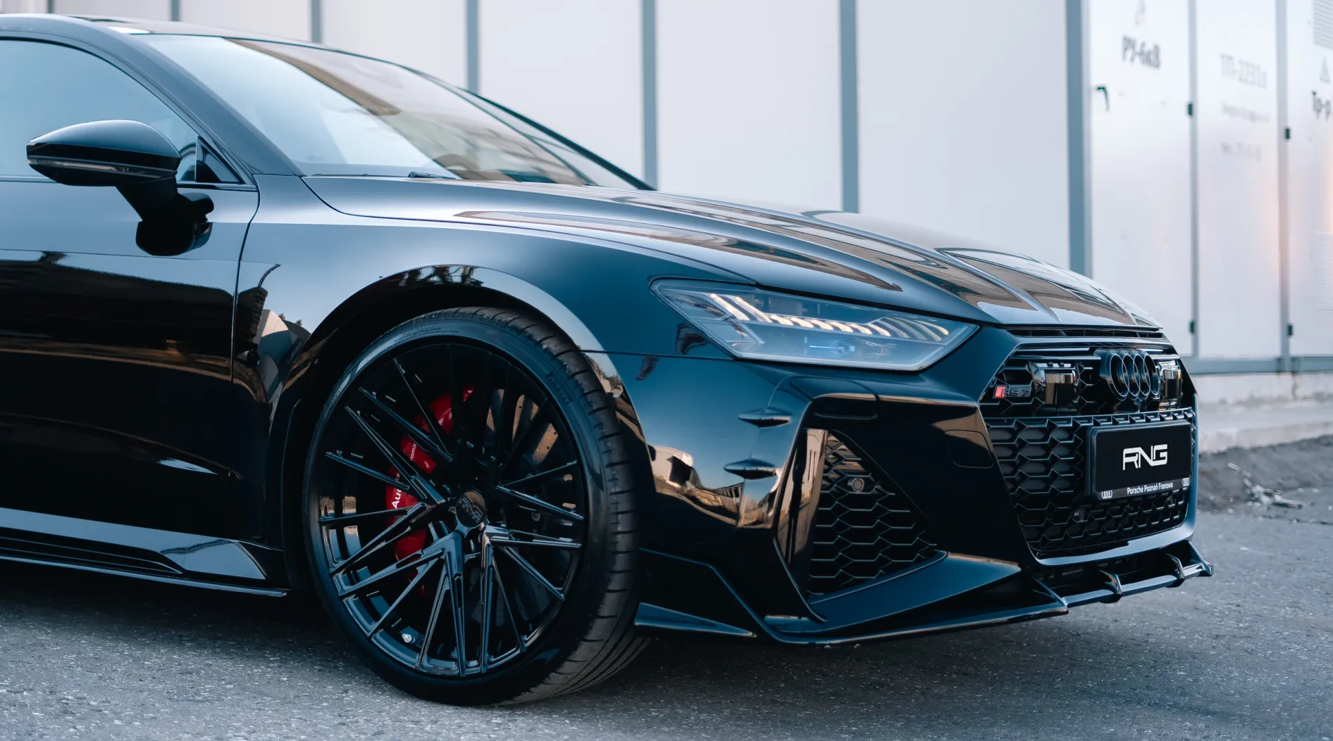 Audi RS7 C8: черный глянец, который делает автомобиль «своим»