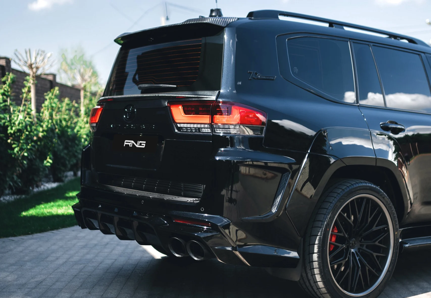 Задний бампер для Toyota Land Cruiser 300